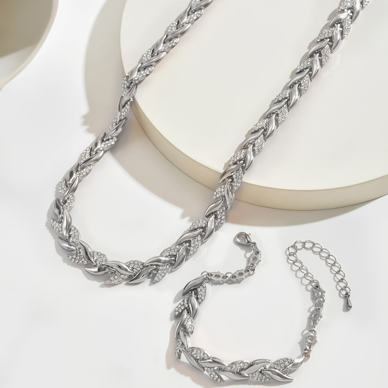 LuminaCoda™ | Collana Elegante con Ciondolo a Coda di Sirena